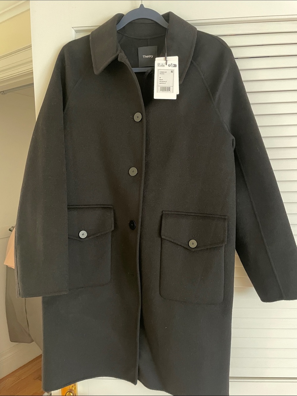 Medium theory 100% cashmere coat